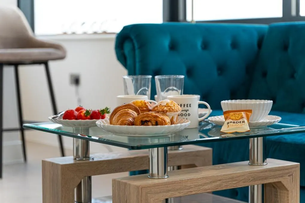 Heathrow Family Apartments Sunbury-on-Thames
