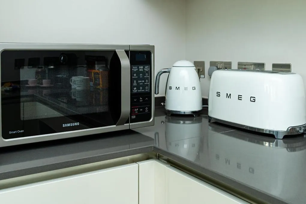 Heathrow Family Apartments Sunbury-on-Thames