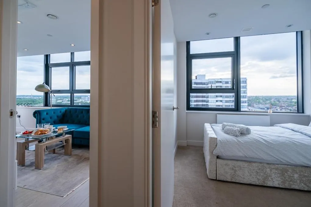Heathrow Family Apartments Sunbury-on-Thames